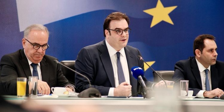 Tα νέα μέτρα της κυβέρνησης για επιστροφή ενοικίου & αυξήσεις σε συνταξιούχους