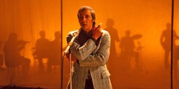 Ο κύριος Αζναβούρ – Monsieur Aznavour