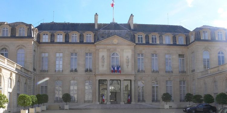 Ραγδαίες εξελίξεις στη Γαλλία: Παραιτήθηκε ο πρωθυπουργός Σεμπαστιάν Λεκορνί