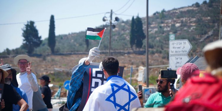 Ιστορική συμφωνία: Ισραήλ και Χαμάς υπογράφουν το πρώτο σχέδιο ειρήνης για τη Γάζα