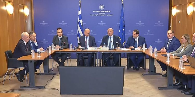 Τα μέτρα για τους αγρότες: Φθηνότερο ρεύμα, πετρέλαιο στην αντλία & ψηφιακή θωράκιση των ελληνικών προϊόντων
