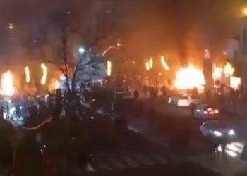 Ιράν: Μαζικές διαδηλώσεις, βίαιη καταστολή – Περισσότεροι από 200 νεκροί δηλώνει γιατρός στην Τεχεράνη