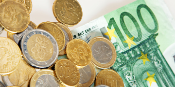Έκτακτη ενίσχυση 150€ ανά παιδί: Πληρώνονται αύριο Τρίτη 1 εκατ. οικογένειες