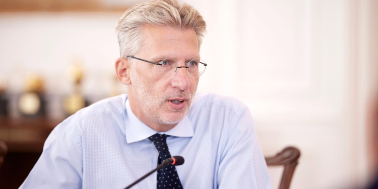 Σκέρτσος κατά Τσίπρα: “Το ηθικό πλεονέκτημα είναι καταφύγιο πολιτικών απατεώνων”