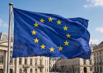 Ο πληθυσμός της ΕΕ αγγίζει ιστορικό ρεκόρ – Μετά το 2029 ξεκινά η μεγάλη δημογραφική συρρίκνωση