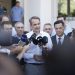 Επίσκεψη Μητσοτάκη στο Ιπποκράτειο μετά τις εμπρηστικές επιθέσεις: «Μηδενική ανοχή στη νέα τρομοκρατία»