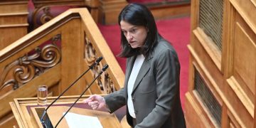 Κατάργηση περικοπών συντάξεων χηρείας 2026 – Τι αλλάζει με τον νόμο Κεραμέως